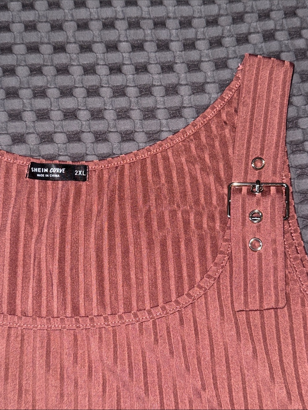 Rose Ribbed Buckle Tank Top - Picture 2 of 3